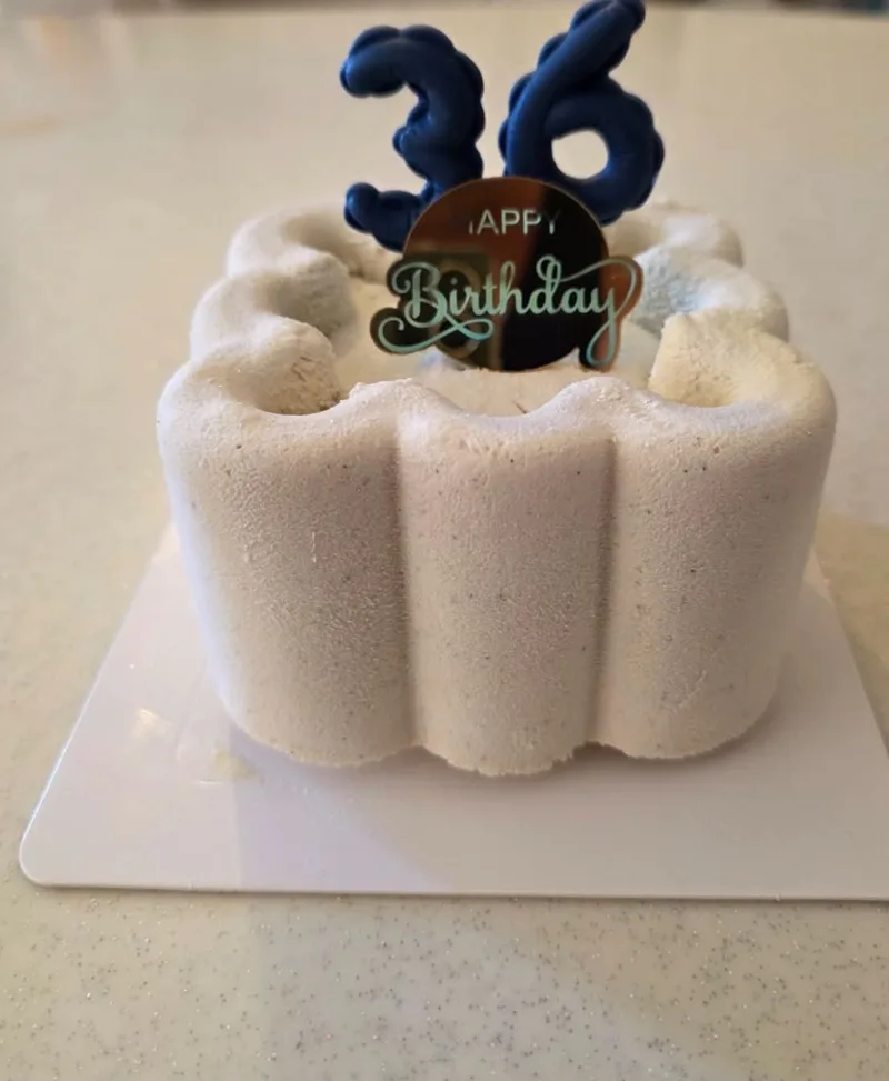 Entremets velours blanc en forme de nuage